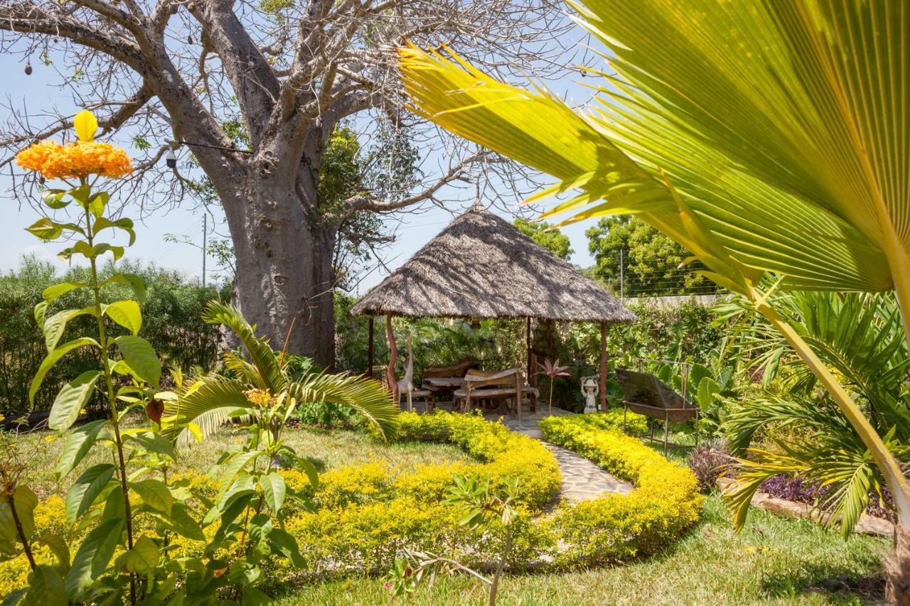 Villa Raymond, Diani, Kenya Diani Beach Kültér fotó